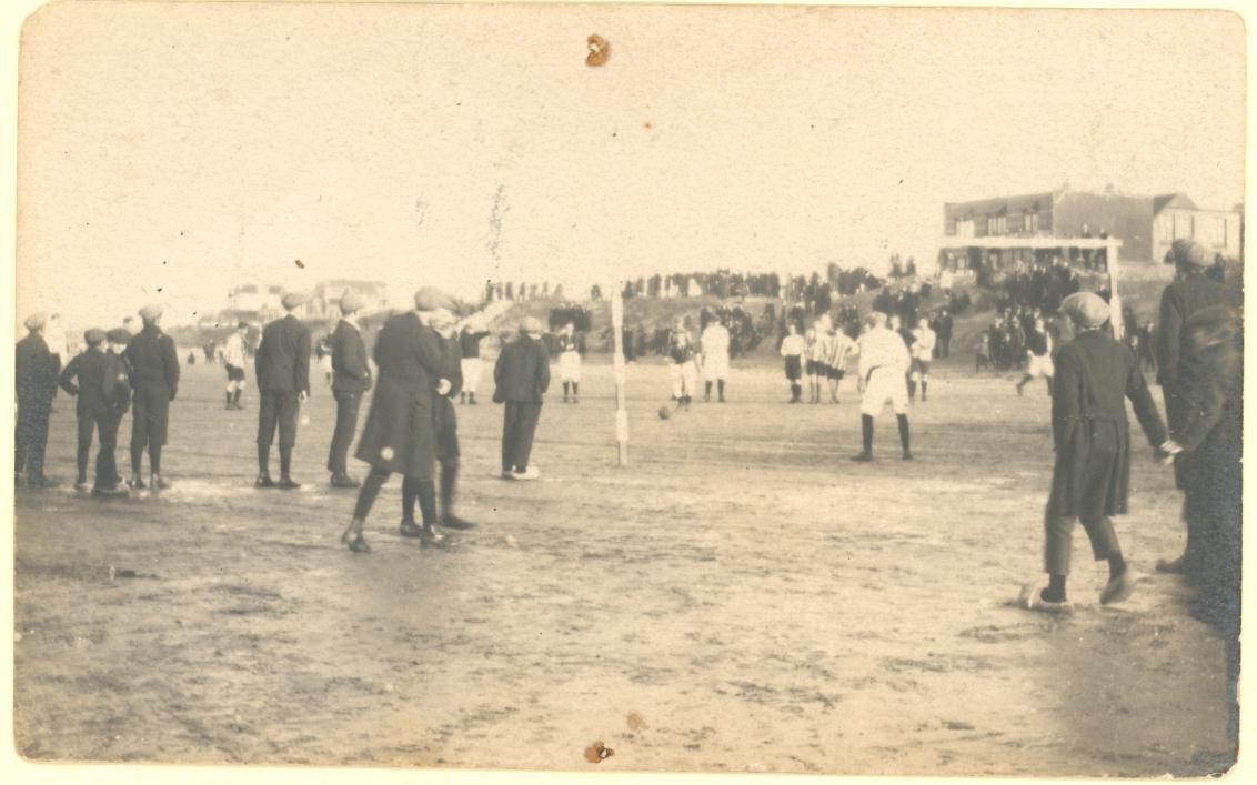 1920 OVV wedstrijd op strand